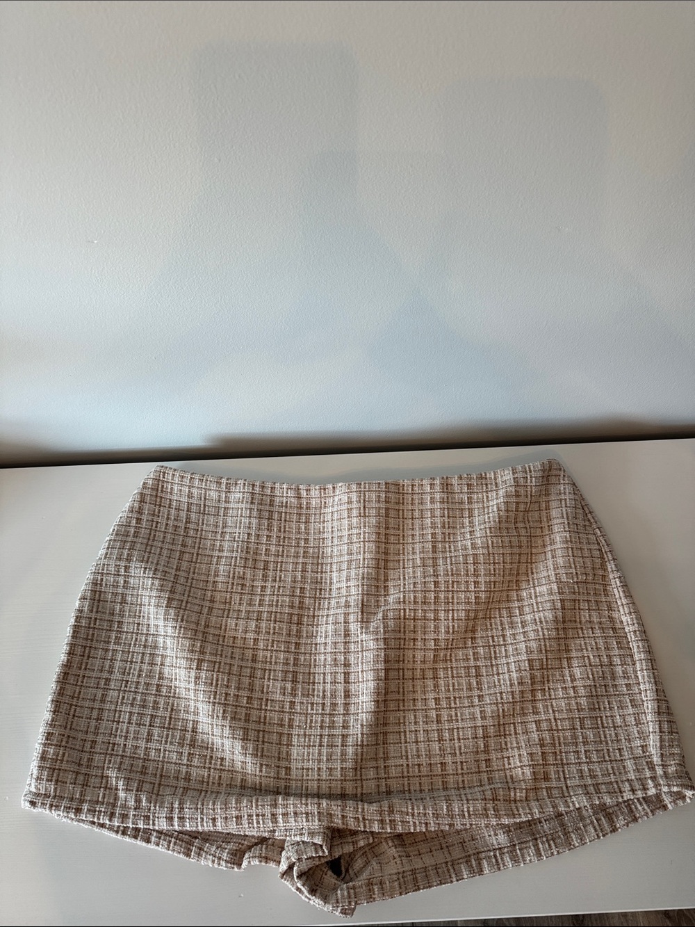 High-Waist Beige Plaid Mini Skort